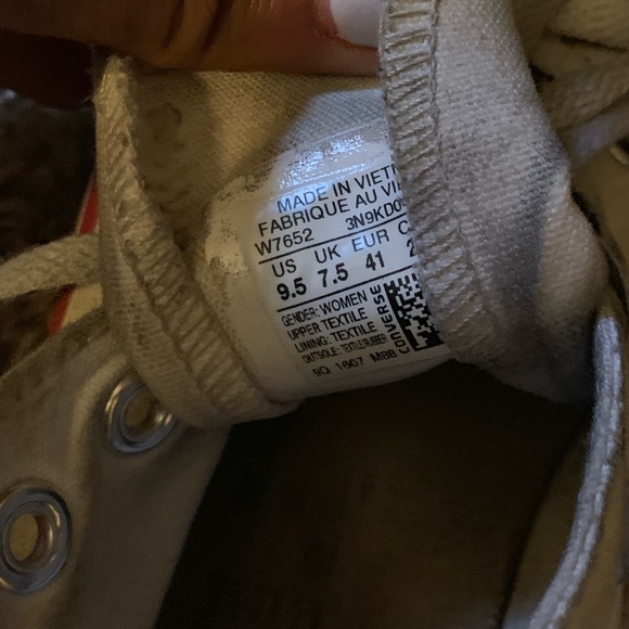 WHITE CHUCK TAYLOR CONVERSE - Picture 3 of 3